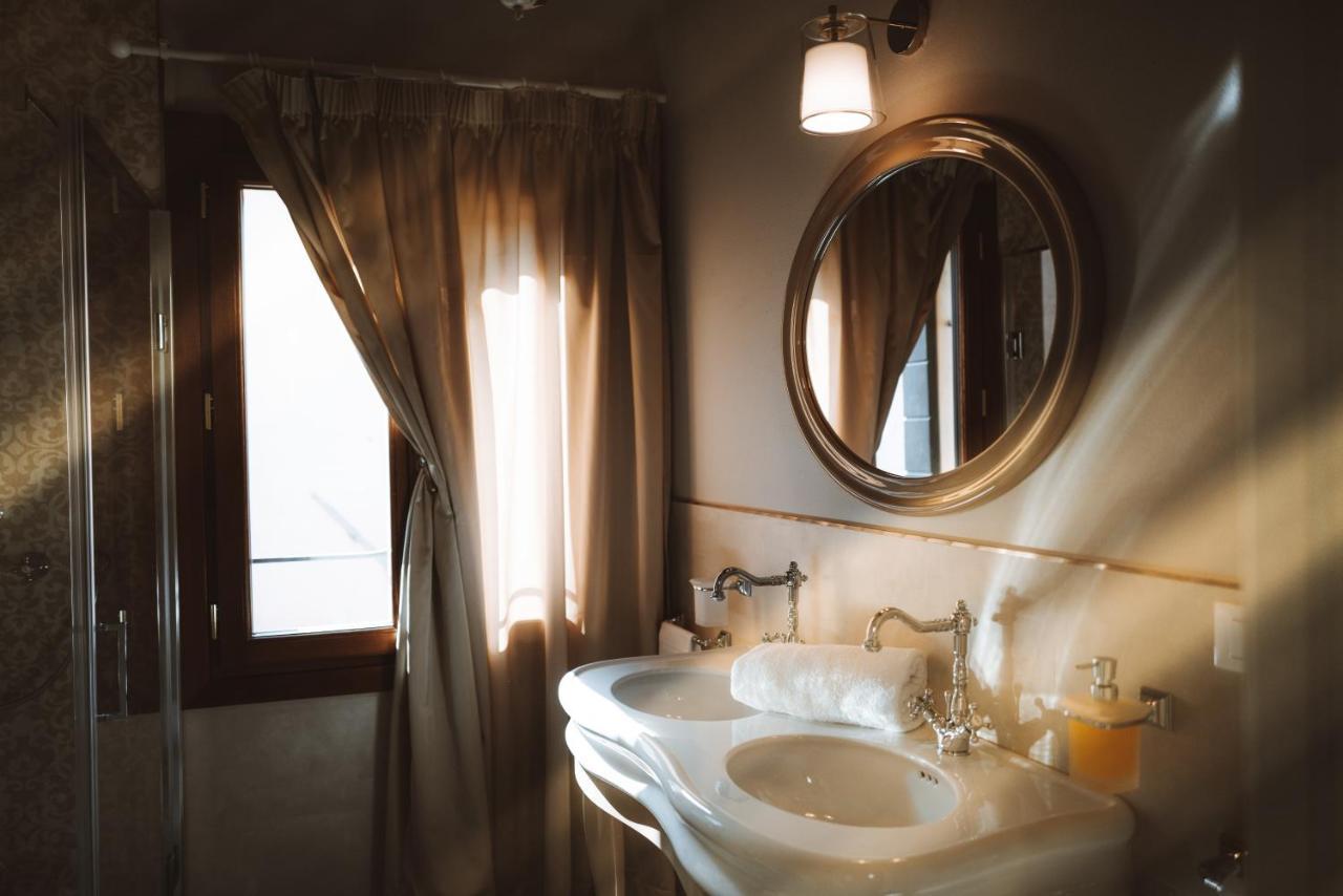 Casa Virginia Direct At The Canal Cannaregio With Own Roof Terrace * Venise
