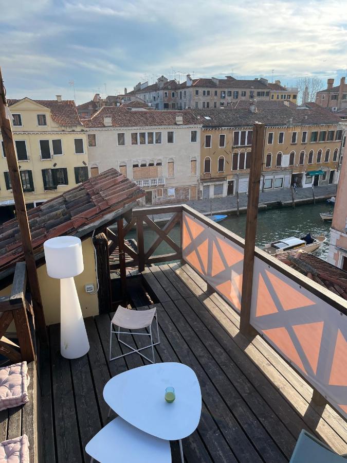 Casa Virginia Direct At The Canal Cannaregio With Own Roof Terrace Appartement