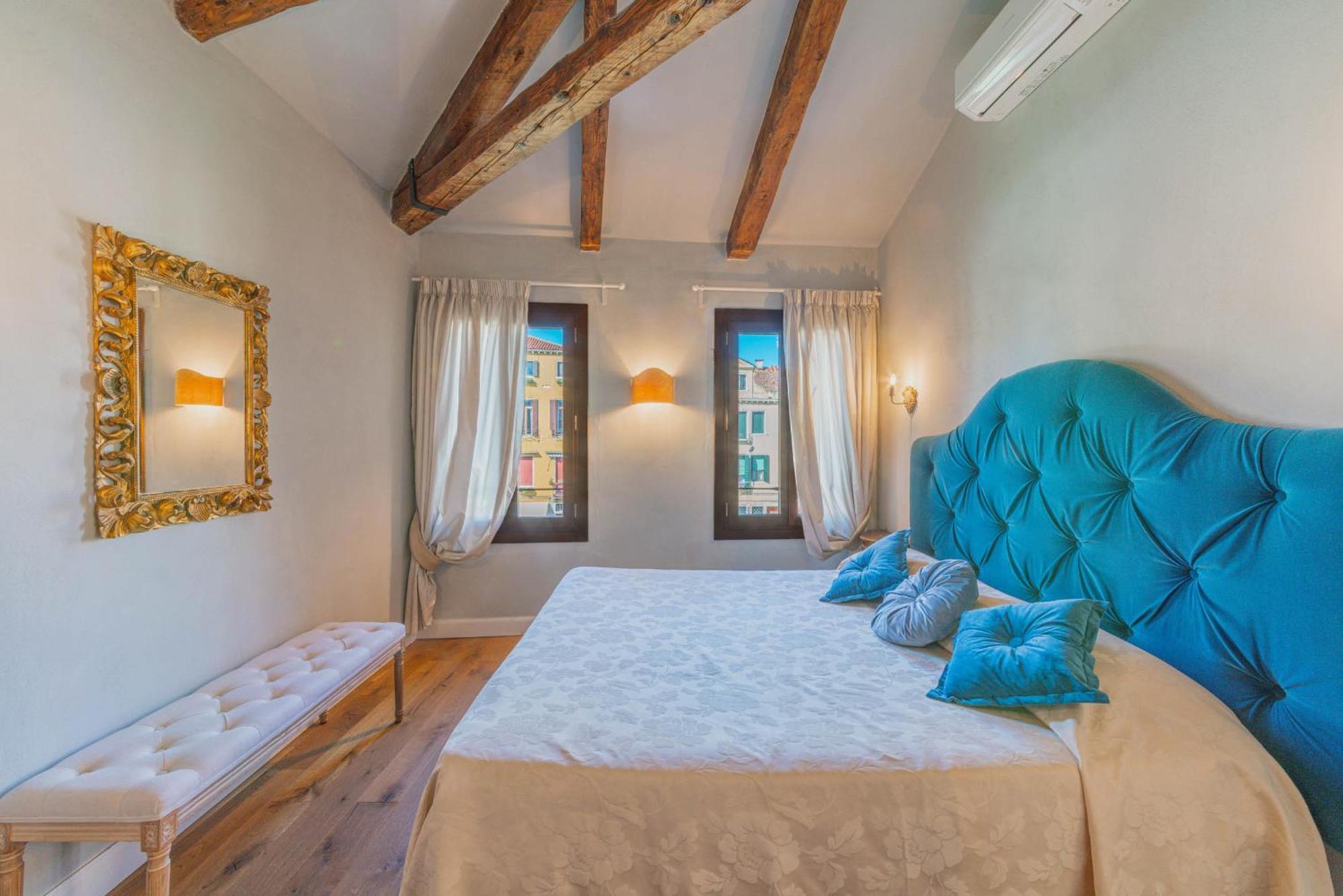 Casa Virginia Direct At The Canal Cannaregio With Own Roof Terrace Appartement Venise