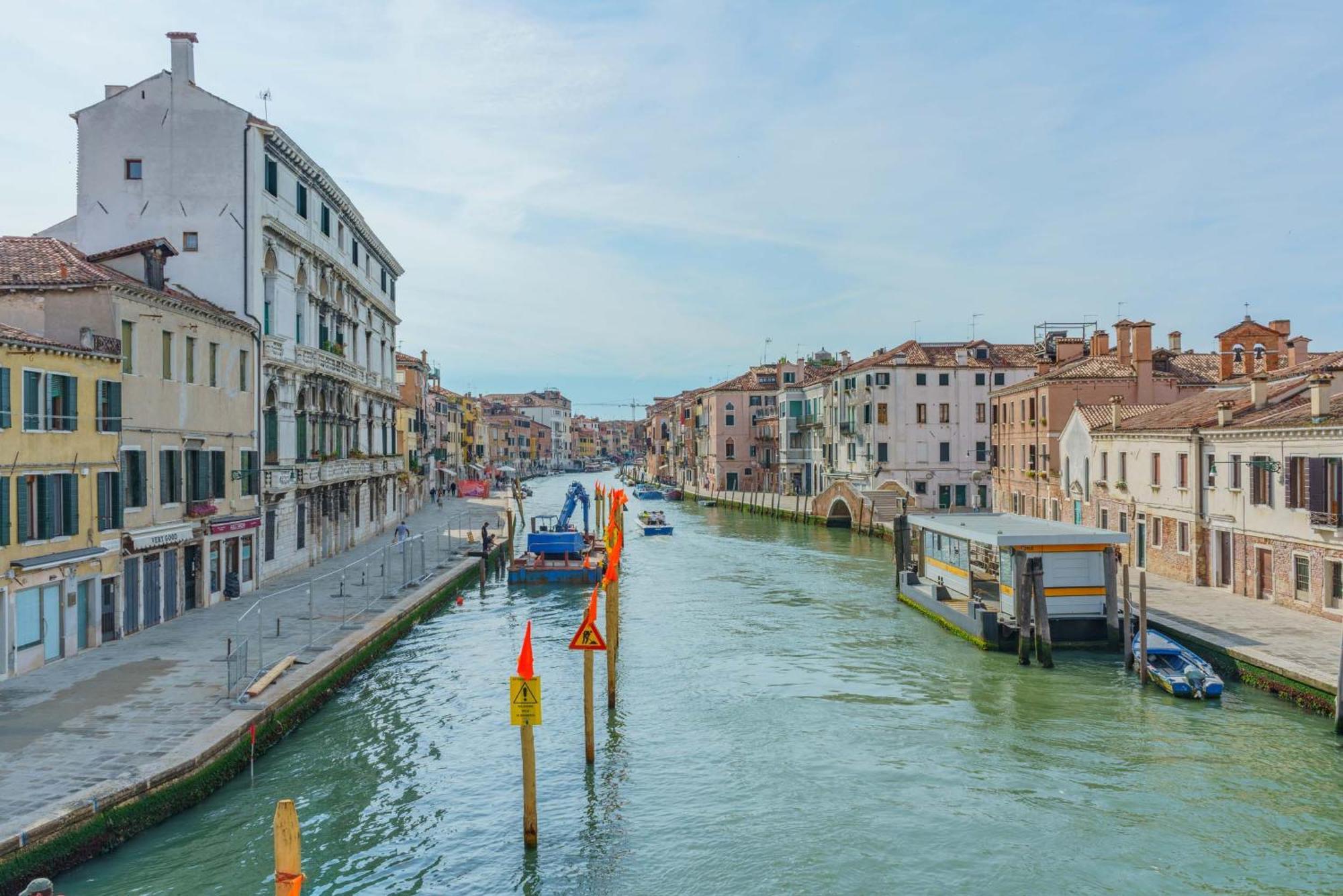 Casa Virginia Direct At The Canal Cannaregio With Own Roof Terrace Venise